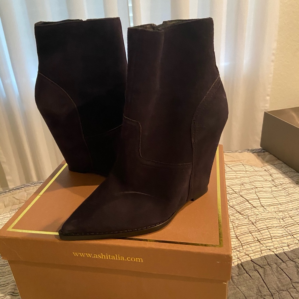 New Ash boots